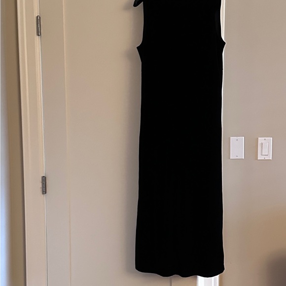 Black Velvet vintage evening gown by Gloria Vanderbilt - Picture 9 of 9